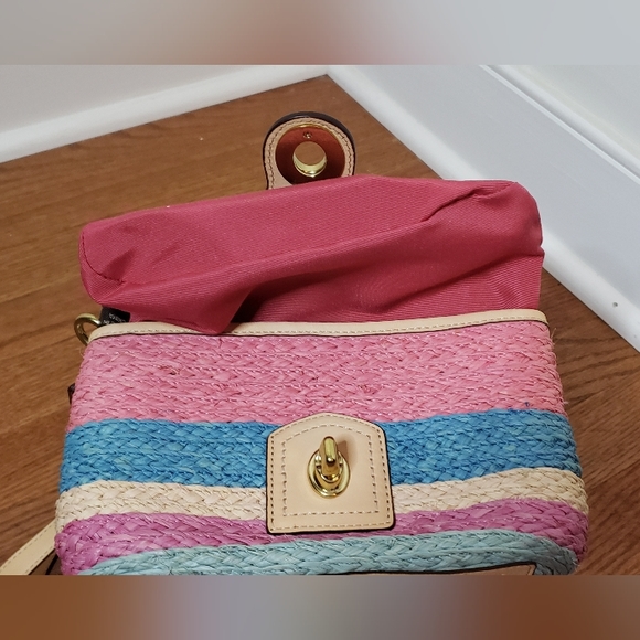 Coach Straw Mulitcolor Leather Trim Limited Edition Turnlock Wristlet Wallet - Picture 5 of 6